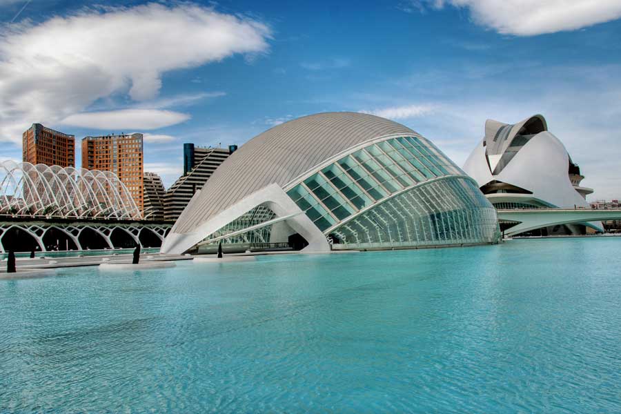 City of Arts and Sciences: cost benefit analysis and study of its economic impact