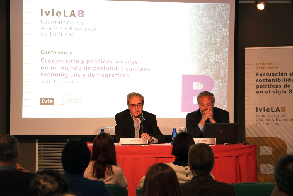 FotoConferenciaJFJimeno_IvieLAB07052019