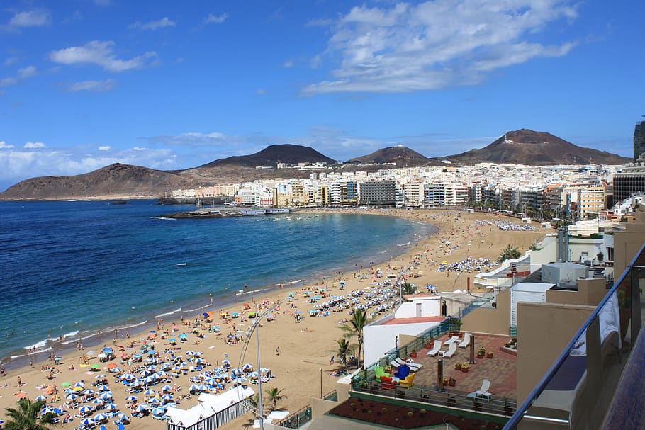 The Canary Islands and the knowledge economy: talent, intangibles and digitization
