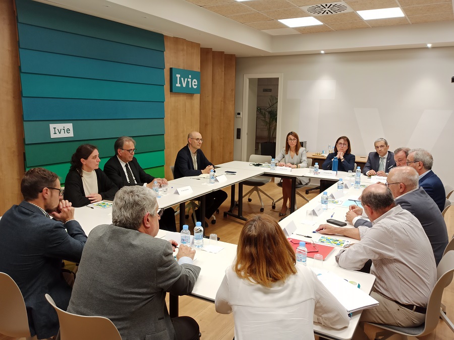 Foto_reunionMinistro_CRUE_Ivie