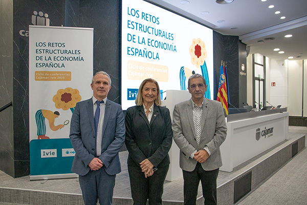 ConferenciaCajamar_Ivie_PalomaTaltavull_web