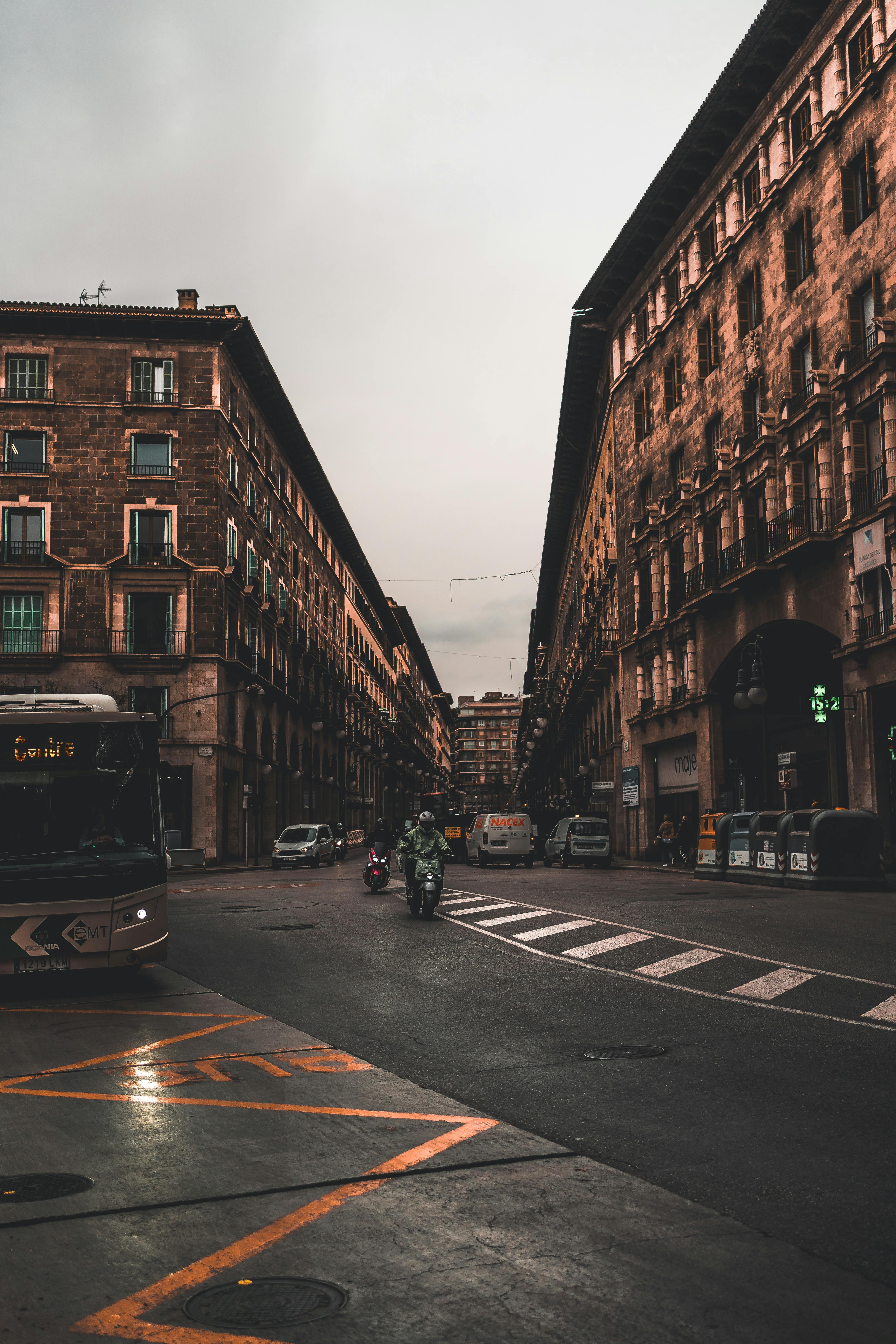 El gasto de las comunidades autónomas en los llamados servicios no esenciales: algunas reflexiones y propuestas